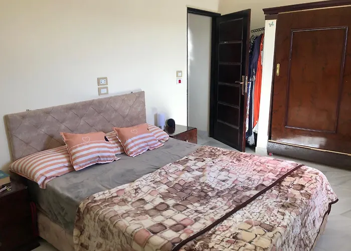 Lady Queen Apartment